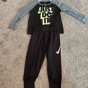 Boys 2T Nike set.